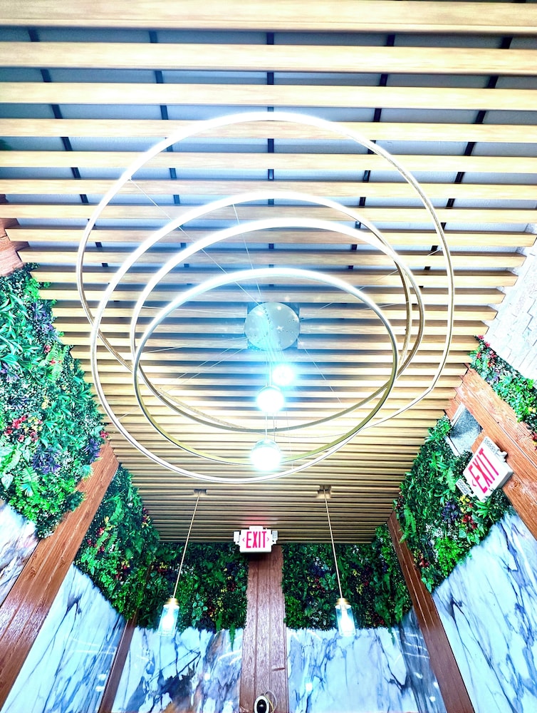 Midtown Inn 30/54