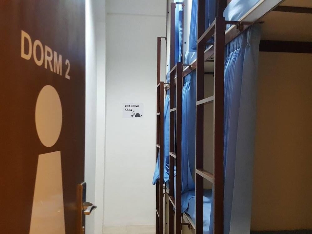 Mador Malang Dorm Hostel 16/32