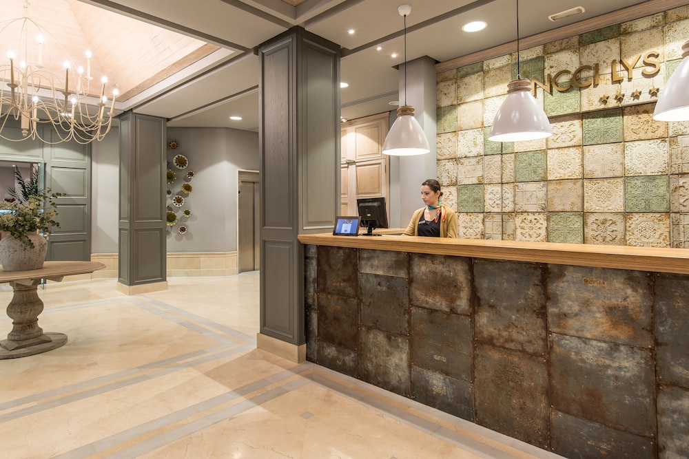 Vincci Lys Hotel 6/65