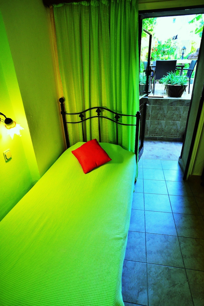 Olympos Pension 18/50