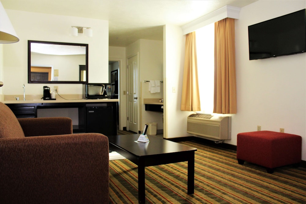 Best Western Visalia Hotel 31/55