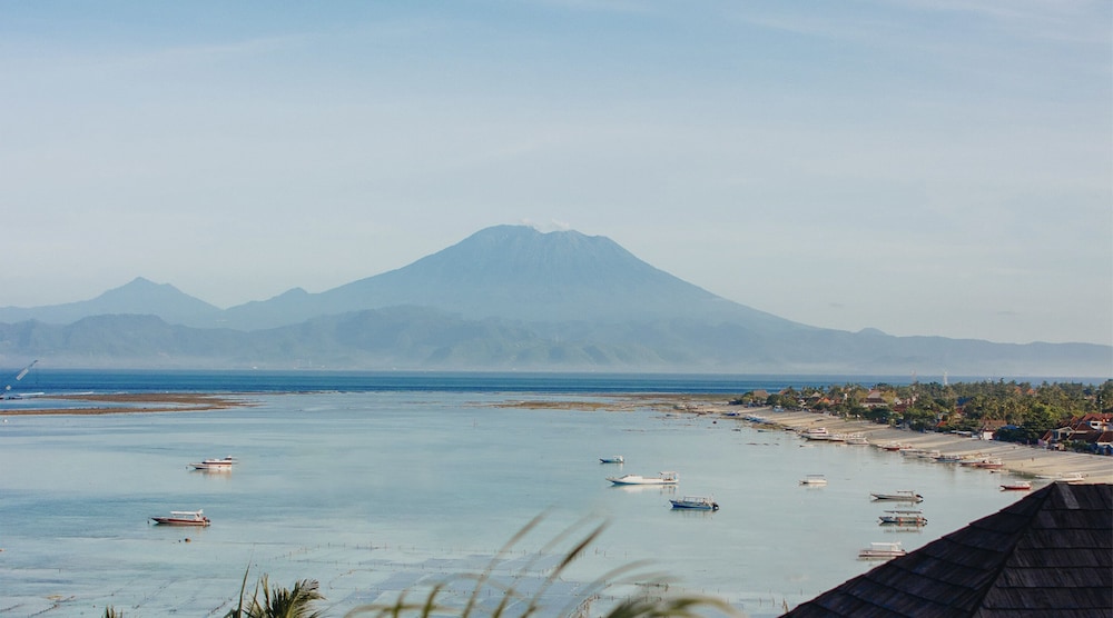 Batu Karang Lembongan Resort and Spa 81/85