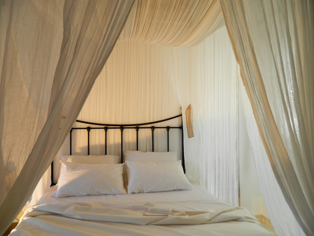 Avra Pahainas Hotel 25/50