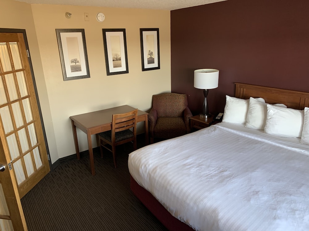 Americinn By Wyndham Proctor Duluth Black Woods 11/53
