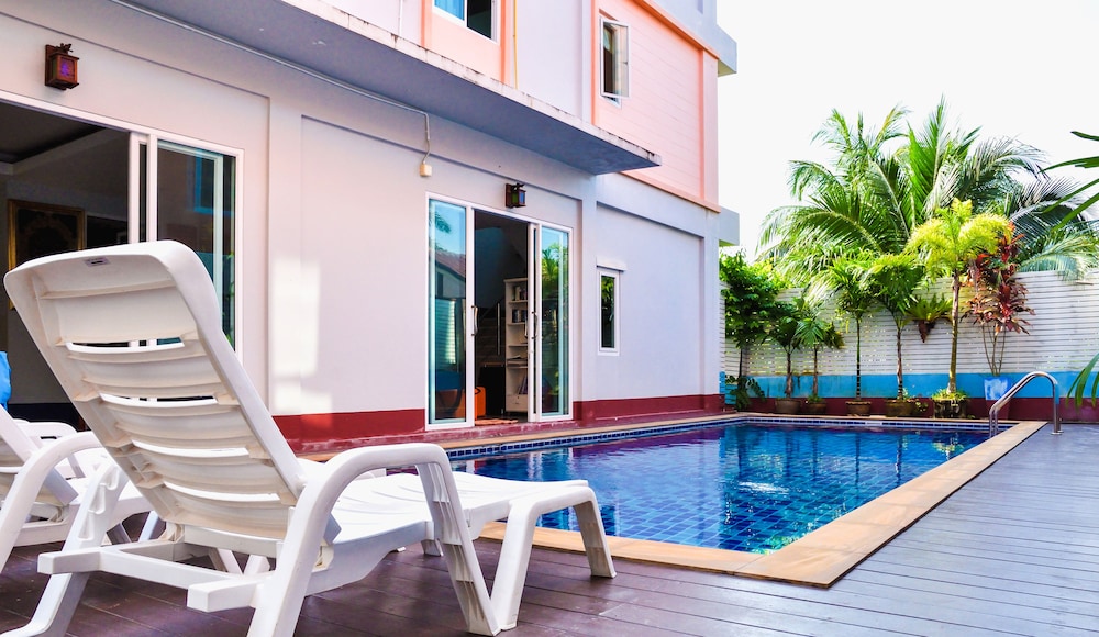 The Orange City Resort 3/50