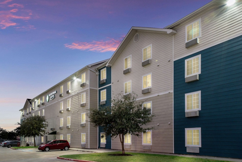 WoodSpring Suites Houston I-45 Airtex photo4