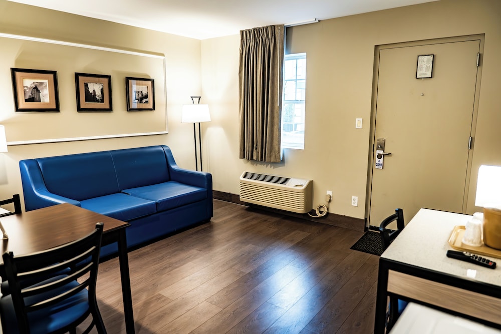 Whitman Motor Lodge 43/53