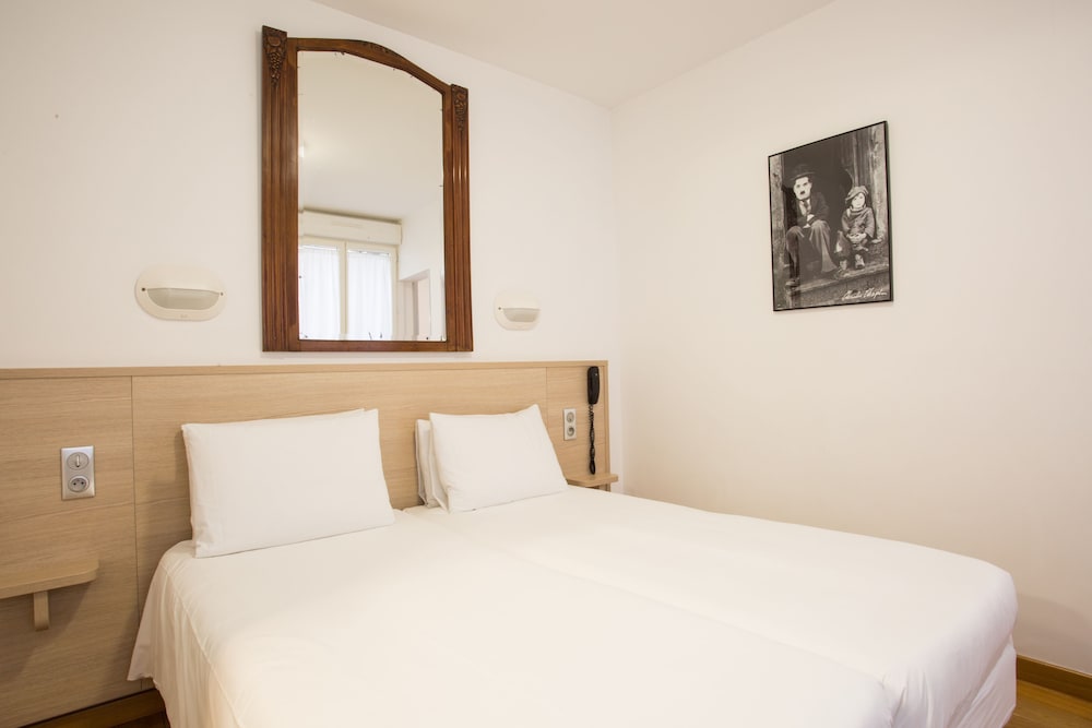 Hotel Darcet Paris 14/37