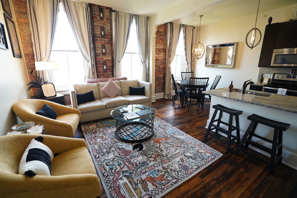 The Windsor Boutique Hotel 41/49
