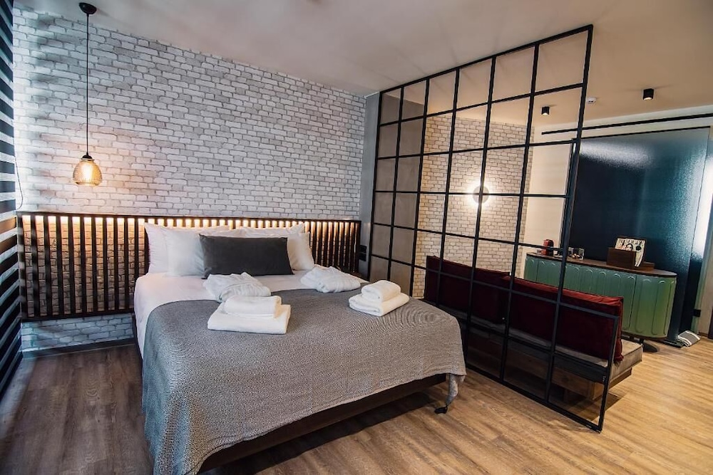URBAN, EXECUTIVE, SUITE, BALCONY