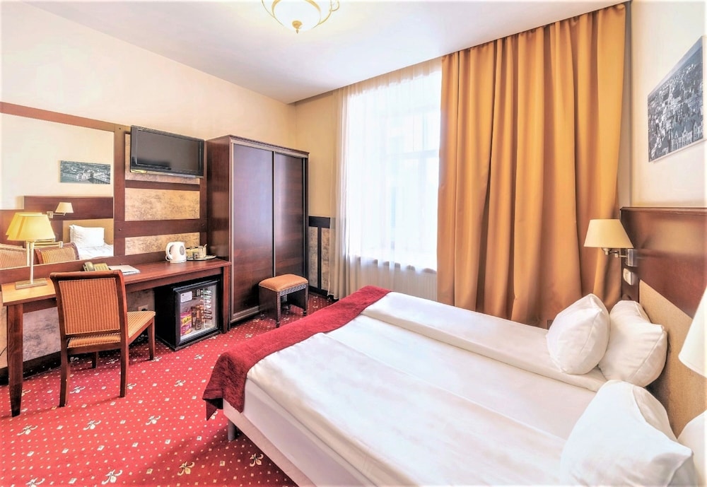 Standard, Double Bed