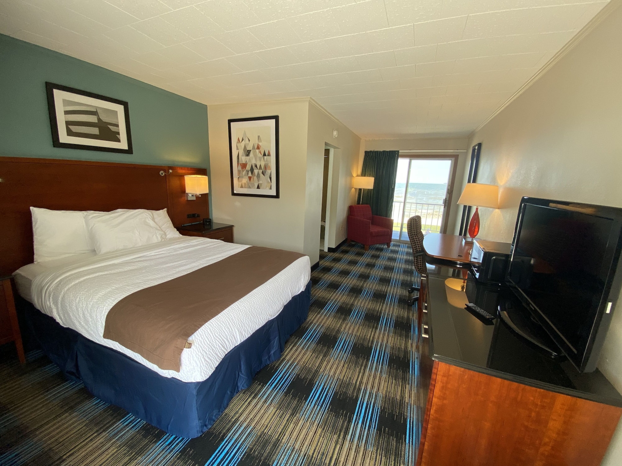 Room, Queen Bed, Lake Front