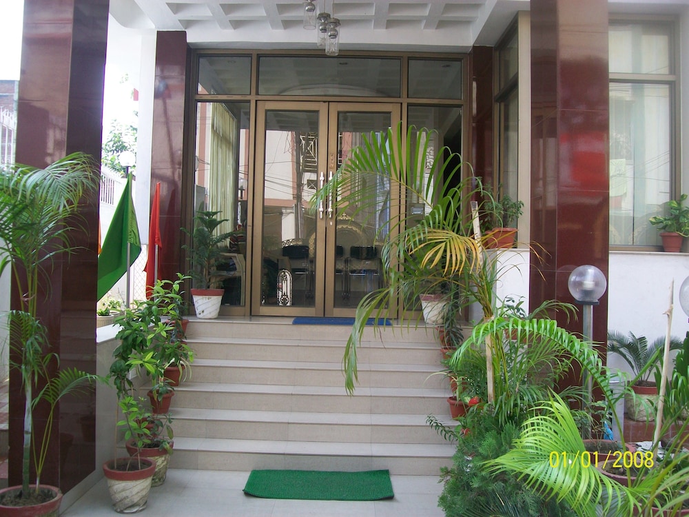 Hotel Viraat Inn 3/50