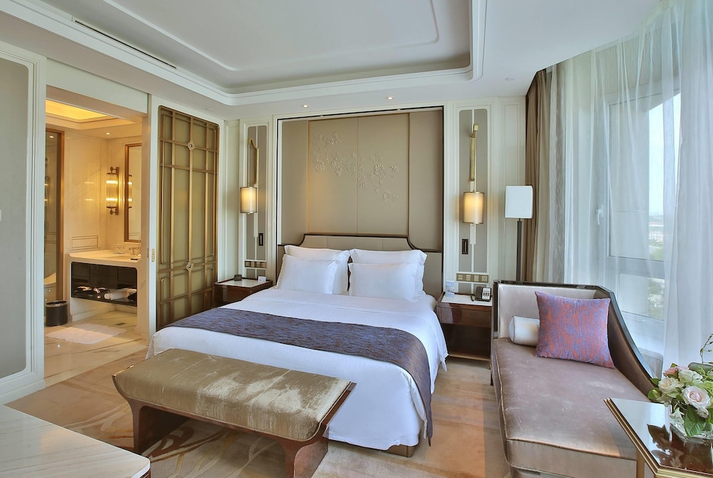 Elegant, Suite, King Bed