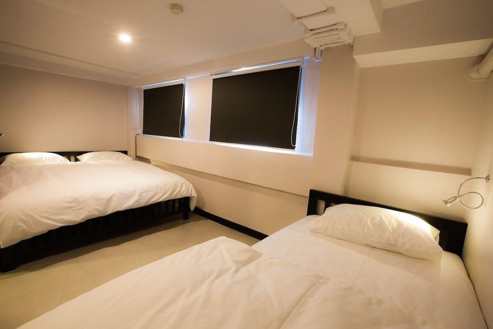 Jellybean the Blocks Hostel Sukhumvit 10 10/63