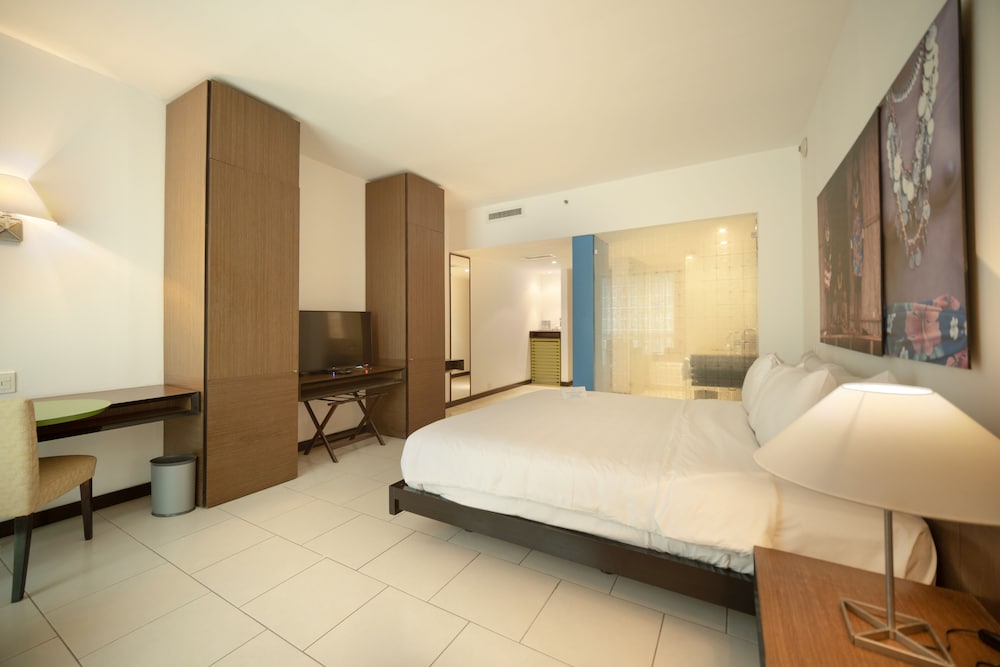 Decapolis Hotel Panama 27/64