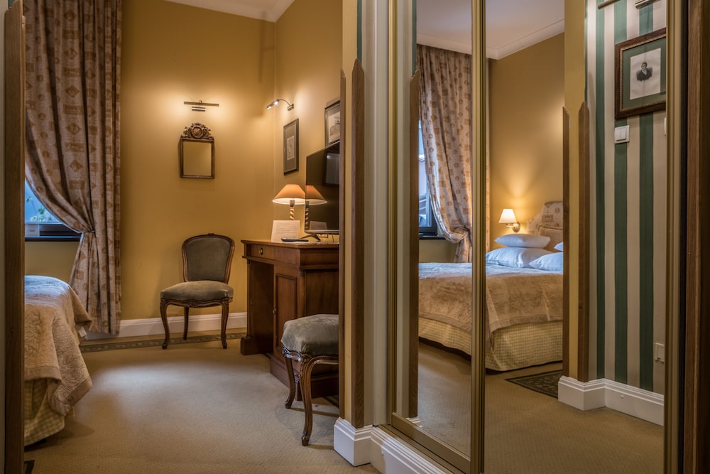 Hotel Grodek 33/50