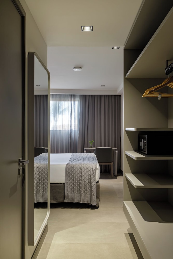 Comfort, King Bed