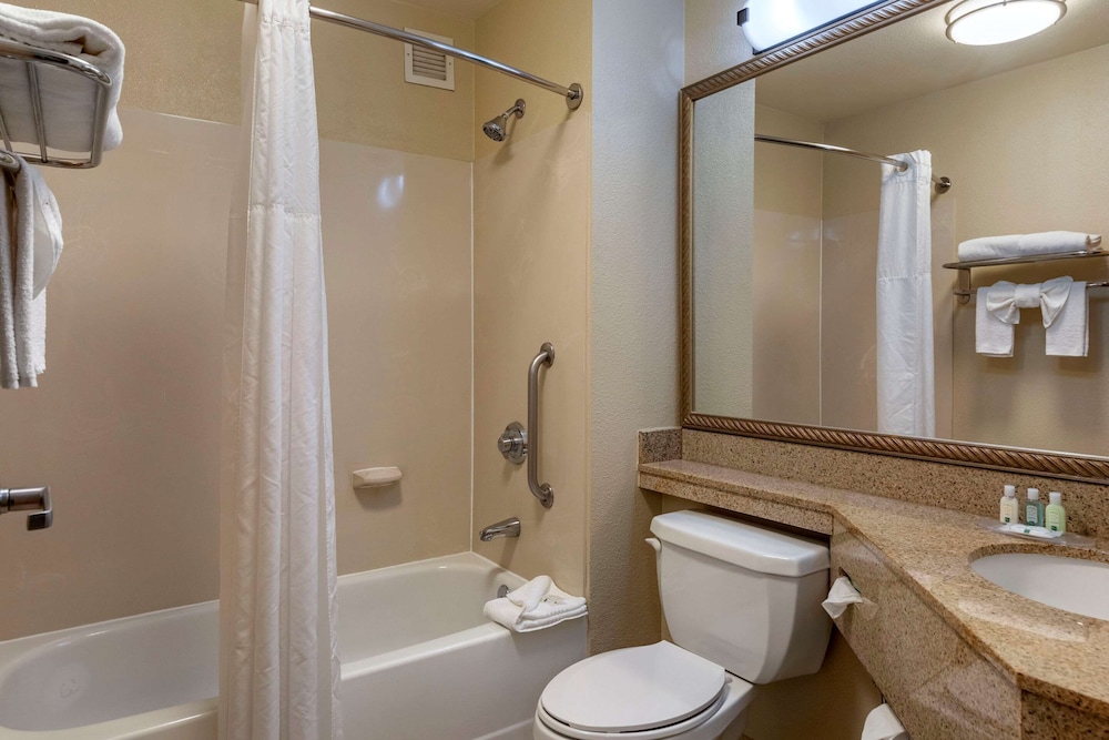 Quality Inn Placentia Anaheim Fullerton 15/50