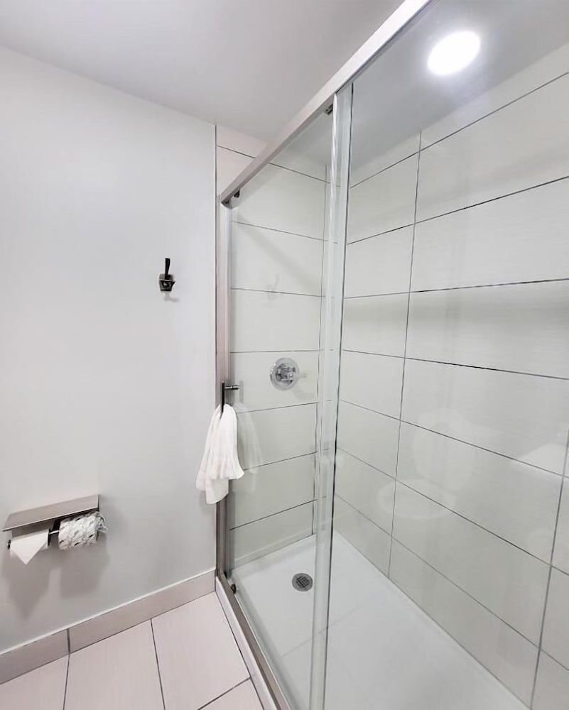 Motel6 Norfolk, VA – East Little Creek 47/50
