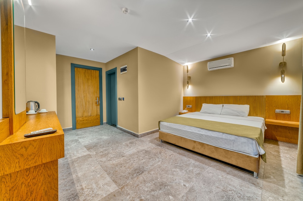 LUXURY, DOUBLE BED