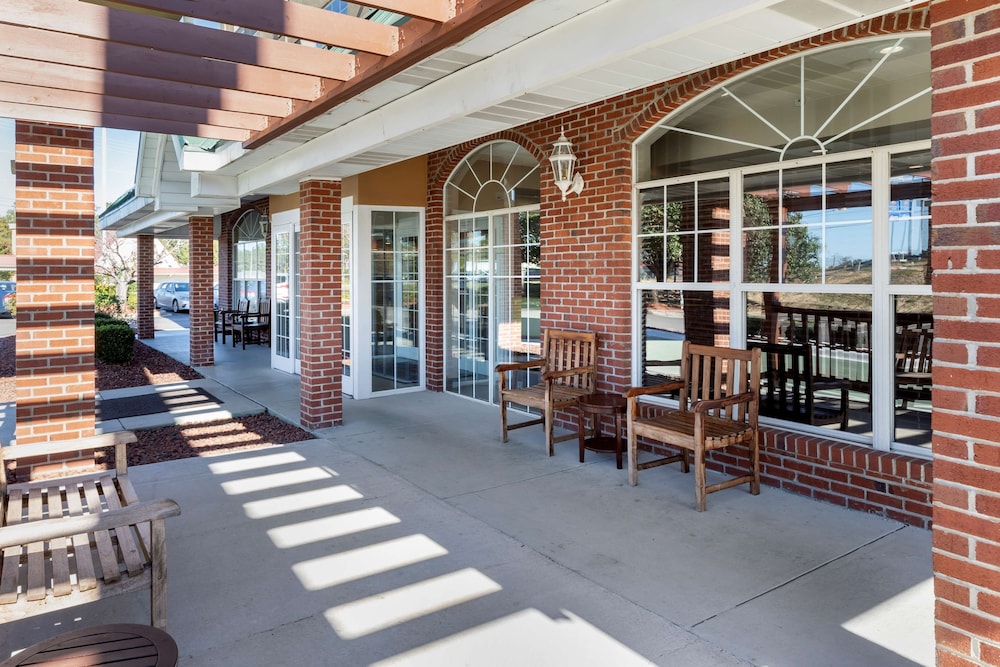 Country Inn & Suites By Radisson Lumberton Nc 5/34