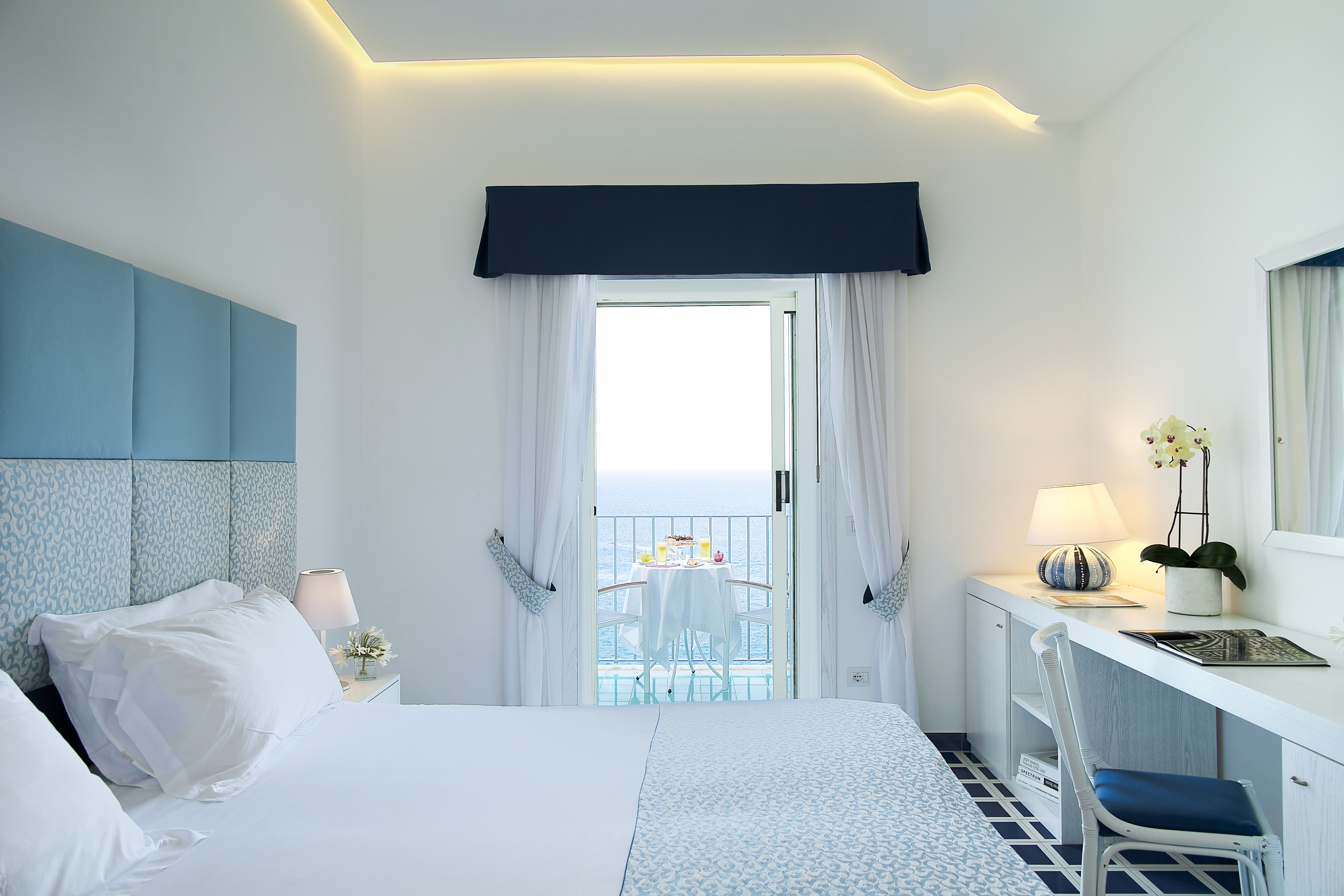 Deluxe, Double or Twin Bed