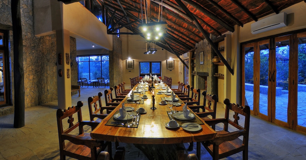 Kanha Earth Lodge 28/50