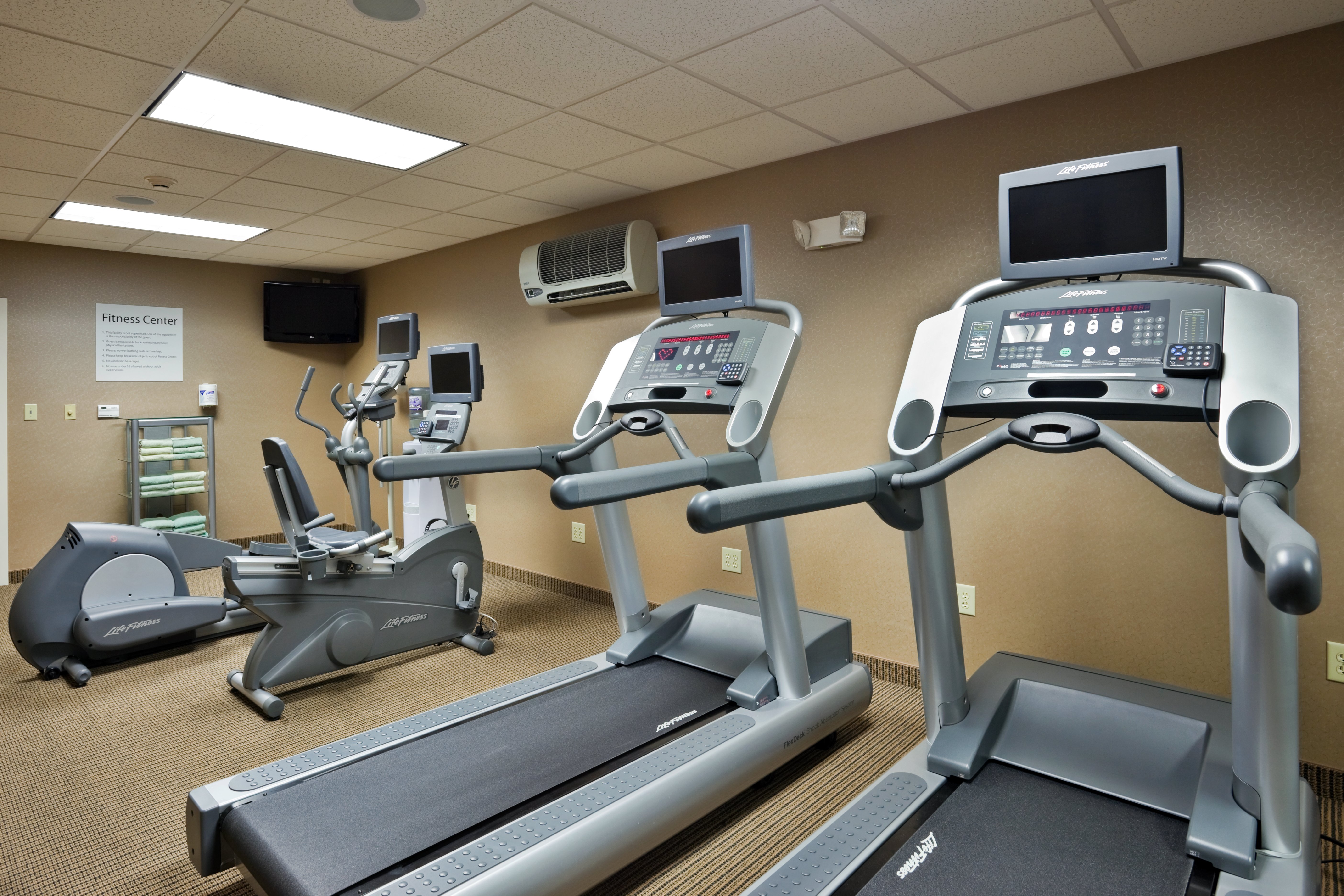 Holiday Inn Express Hotel Suites Kodak East Sevierville 47/64