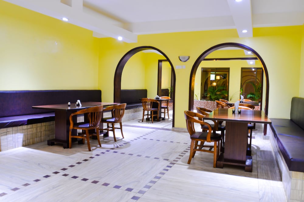 Jewelstone Hotel 62/69