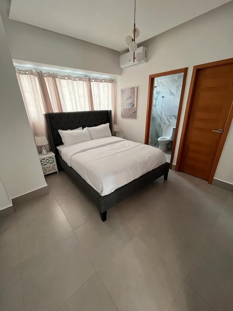 DELUXE, APARTMENT