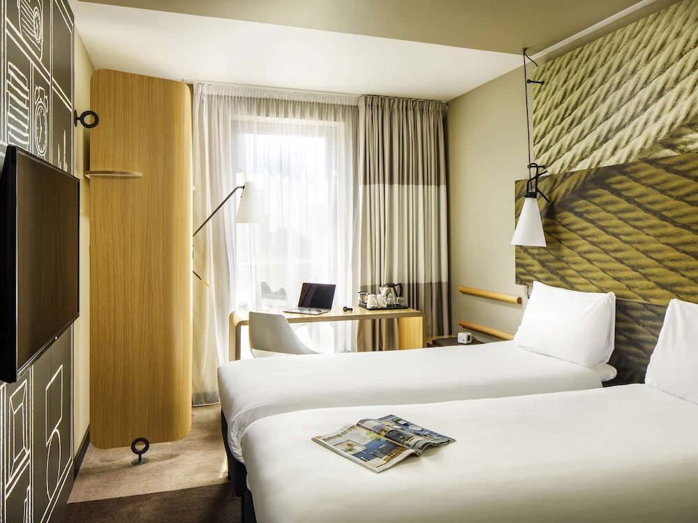 Ibis London Canning Town 25/66