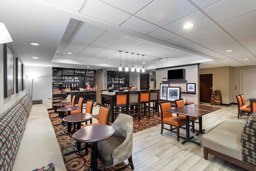 Hampton Inn Aiken 26/32