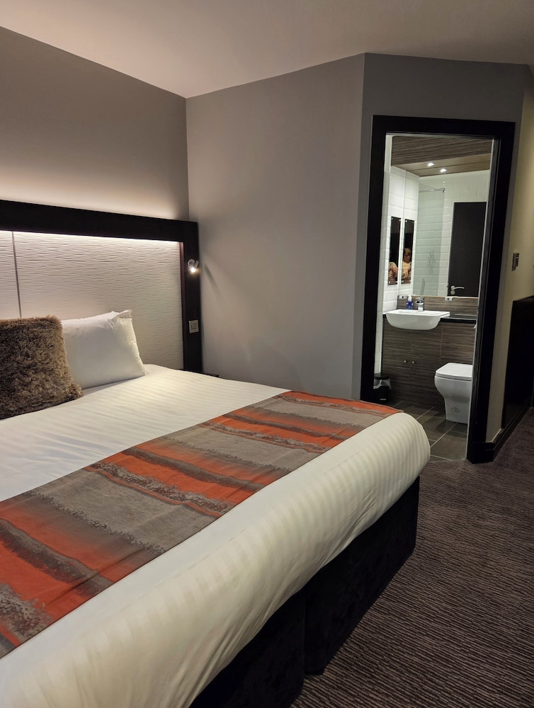 Mondo Hotel 9/49