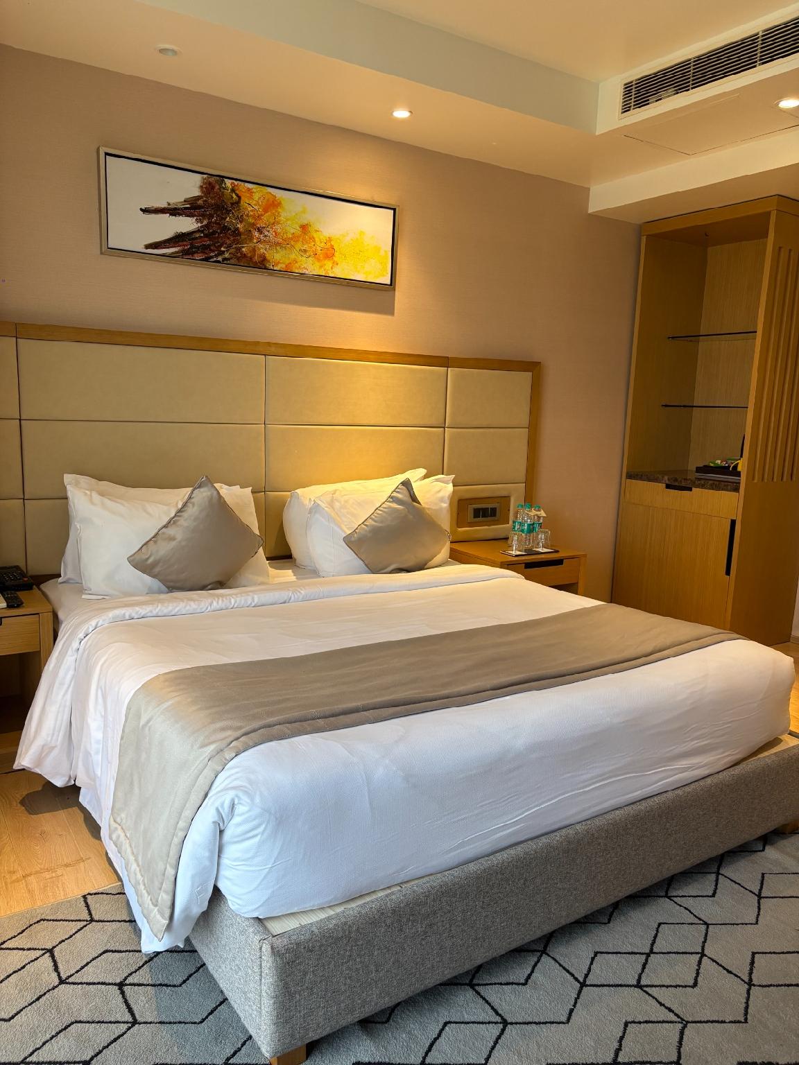 Green, King Bed