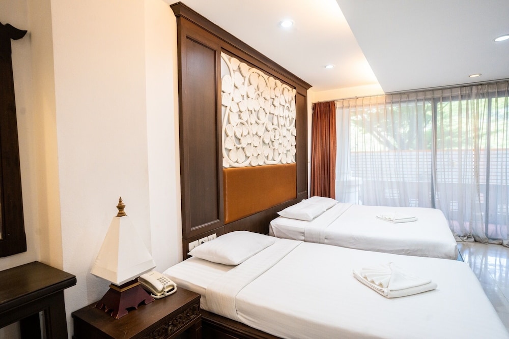 Room, Pool Access