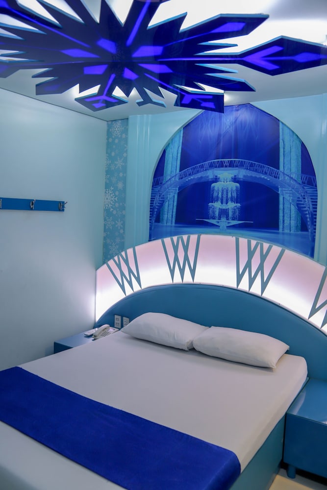 Hotel Dream World 48/72
