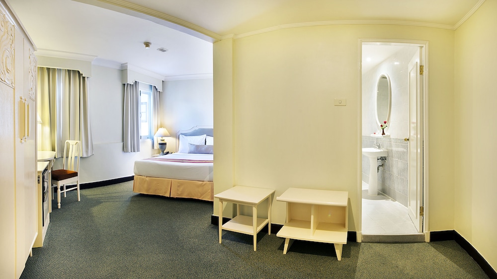 Royal Rattanakosin Hotel 34/63