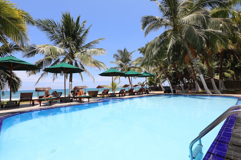 Joes Resort Bentota 24/50
