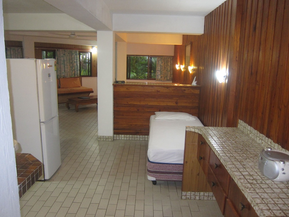 Raina Beach Apartments 37/71