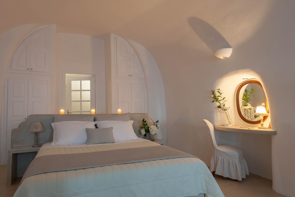 LUXURY, SUITE, CALDERA VIEW, JETTED TUB