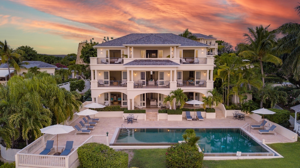 Cove Suites At Blue Waters 4/50