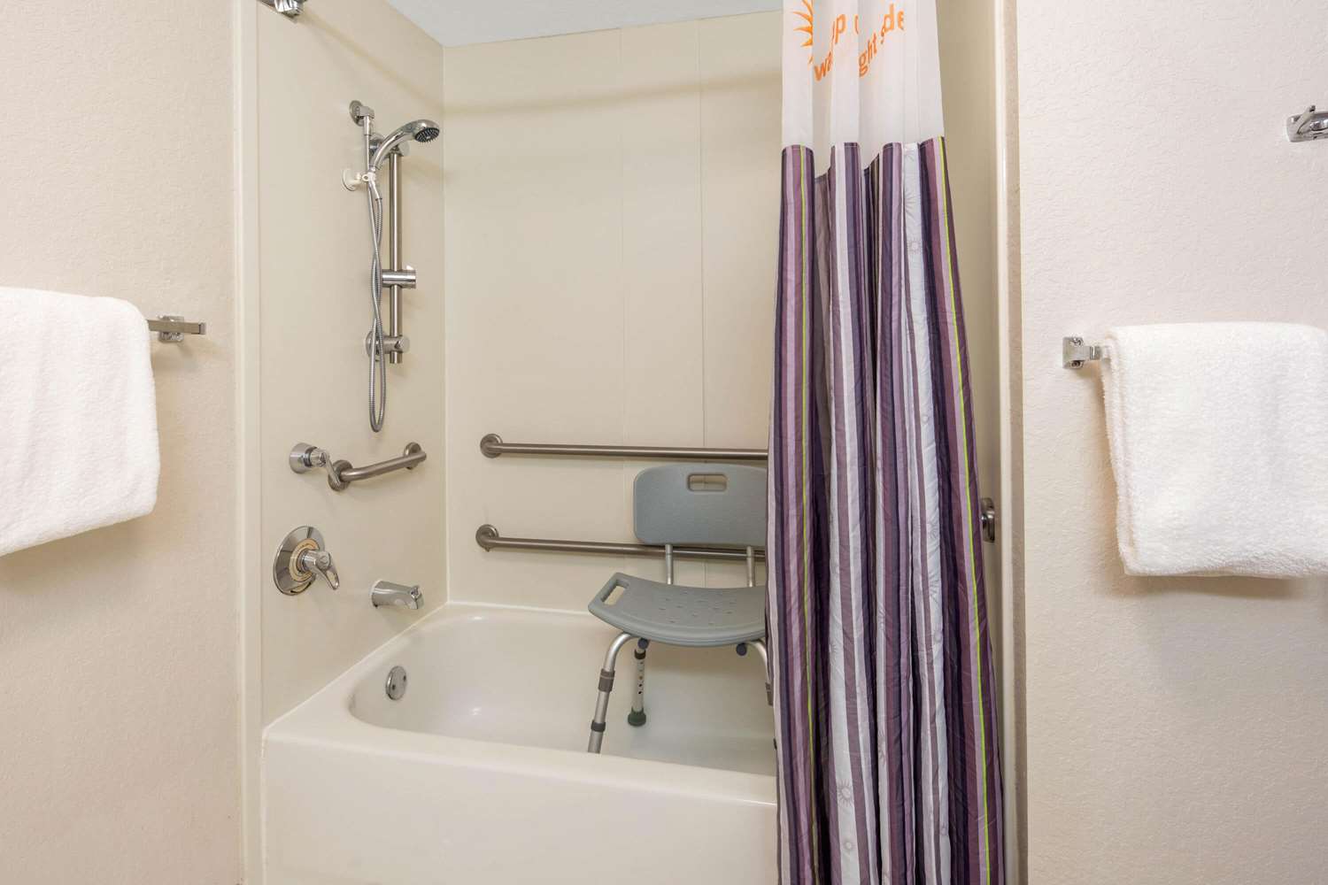 La Quinta Inn & Suites by Wyndham Ft. Lauderdale Plantation 24/24