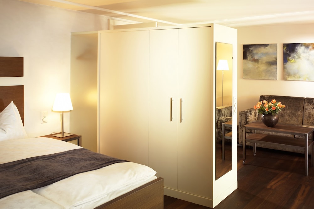 جناح ديلوكس بسرير مزدوج مع أريكة، Hotel Arc En Ciel Gstaad 4/10