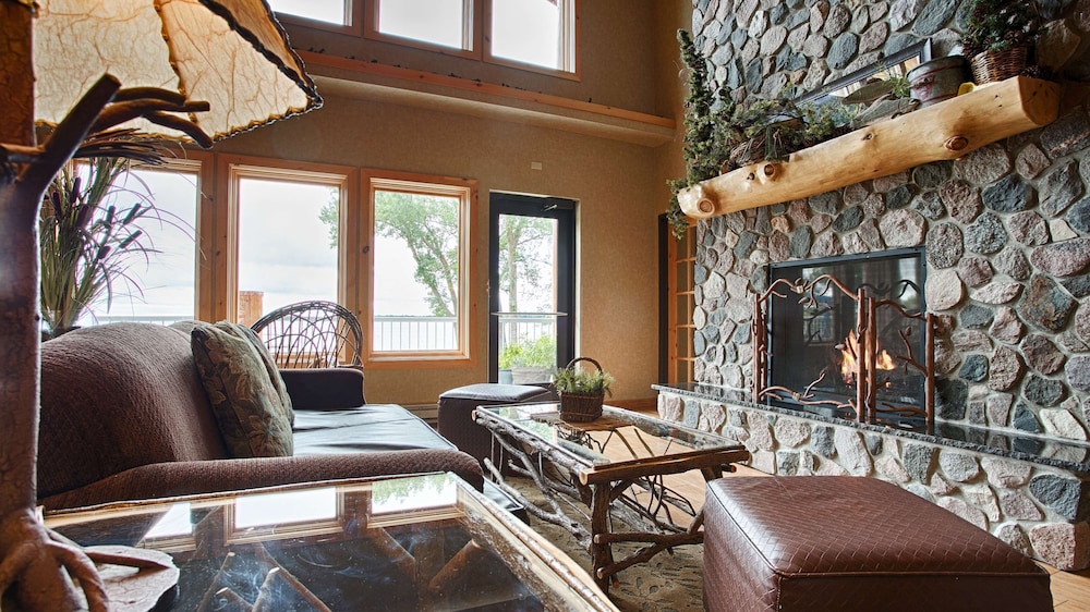 Best Western Premier The Lodge On Lake Detroit 20/35