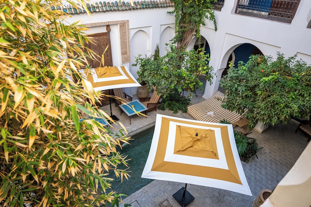 Riad Les Yeux Bleus 70/75