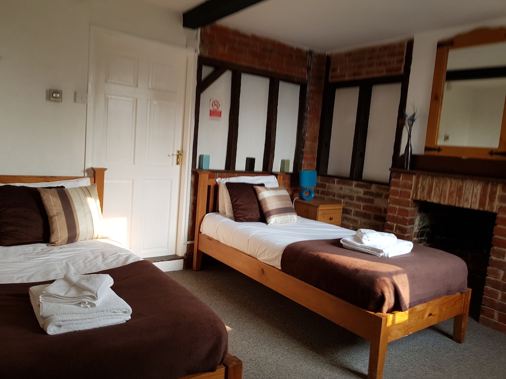 The George and Dragon Hotel 24/64