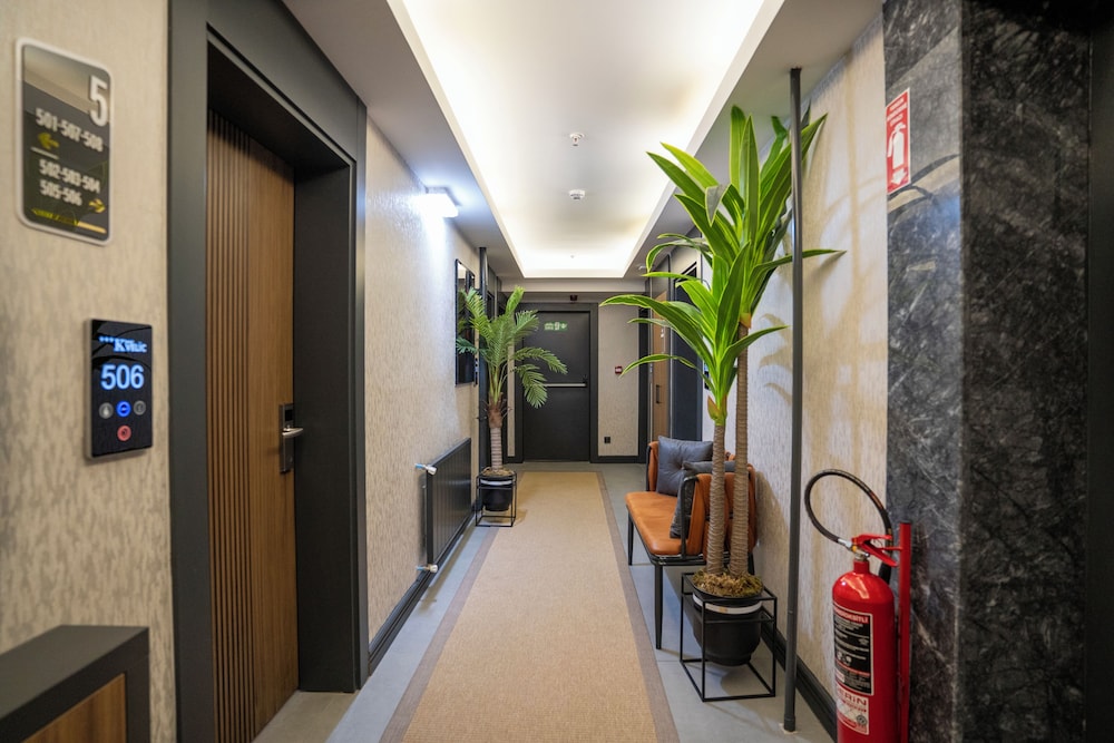 Kucuk Velic Hotel 44/71
