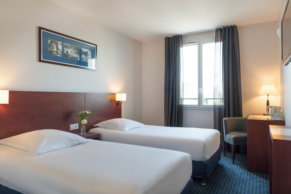 Classic, Twin Beds