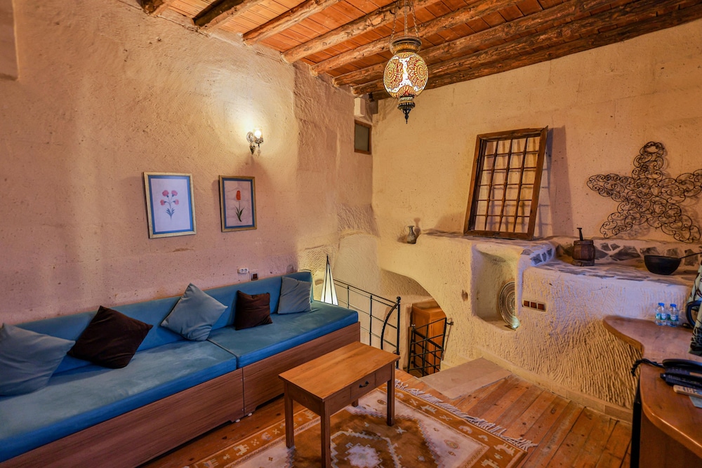 La Casa Cave 24/50